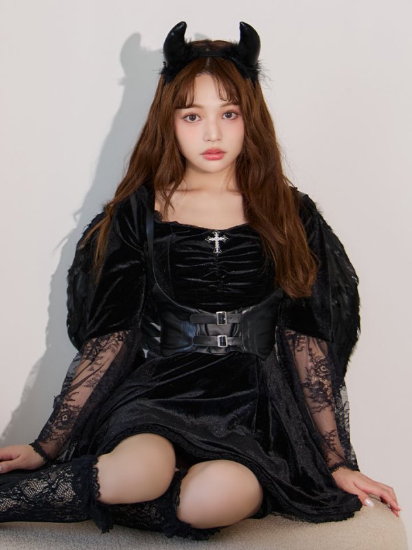 モデル：吉木千沙都 身長：158cm　着用サイズ：Sサイズ