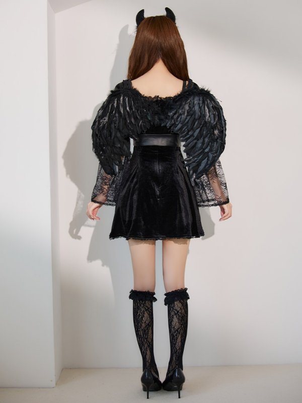 モデル：吉木千沙都 身長：158cm　着用サイズ：Sサイズ