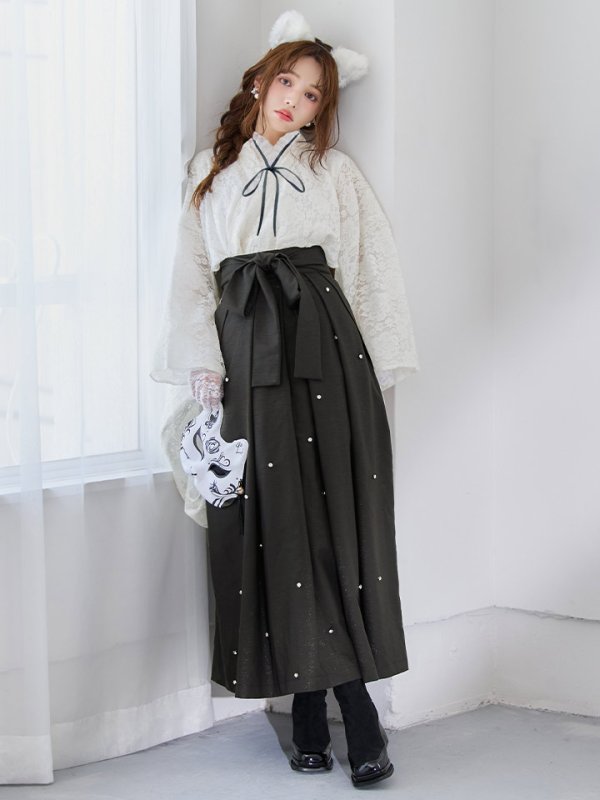 モデル：吉木千沙都 身長：158cm　着用サイズ：Fサイズ