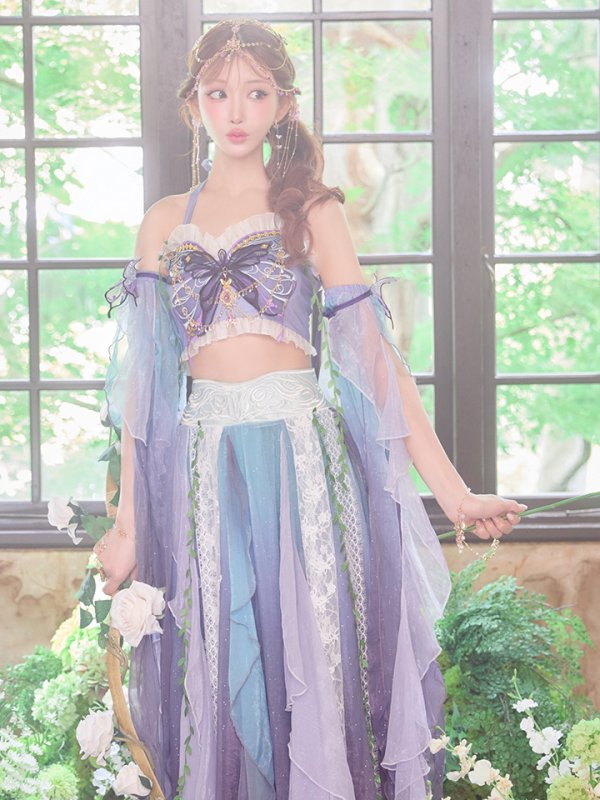 モデル：明日花キララ　身長：162cm　着用サイズ：Fサイズ