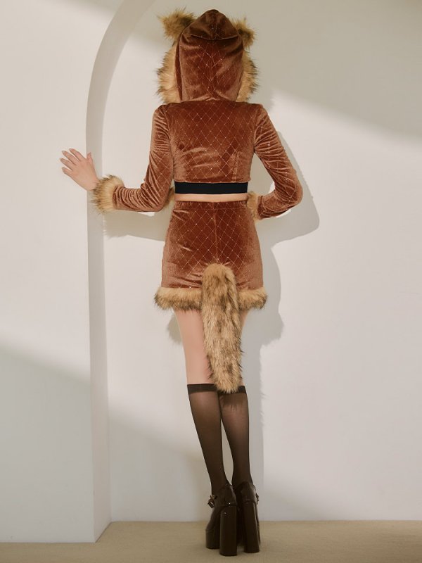 ブラウン　モデル：明日花キララ　身長162cm　着用サイズ：Sサイズ