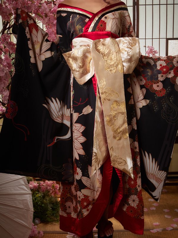 モデル：明日花キララ　身長：162cm　着用サイズ：Sサイズ