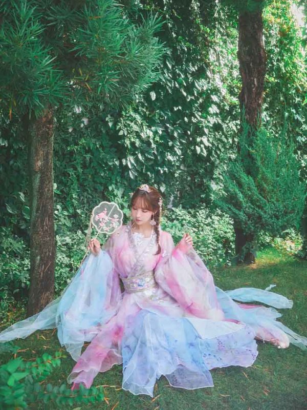 画像25: 【一部予約商品/8月下旬発送予定】【送料無料！】【ハロウィン】ピンク×ブルー花刺繍ロングシフォン漢服セット【コスプレ4点SET】【Fサイズ】[OF03]三上悠亜着用 (25)