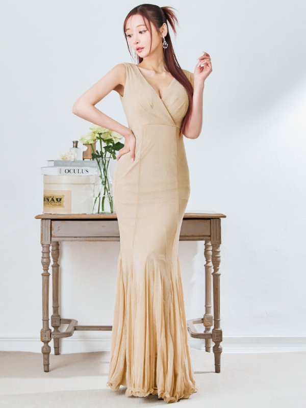 モデル:真優川咲 身長:159cm 着用サイズ:Sサイズ