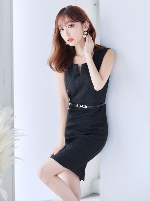 モデル:杉山佳那恵 身長:159cm 着用サイズ:Sサイズ