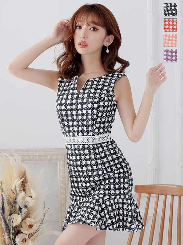 モデル：杉山佳那恵　身長：159cm　着用サイズ：Sサイズ