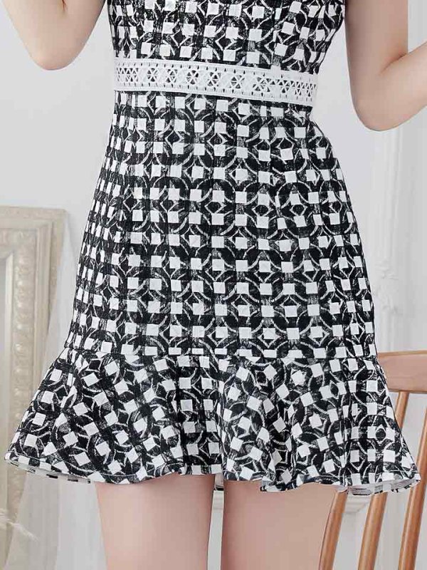 モデル：杉山佳那恵　身長：159cm　着用サイズ：Sサイズ