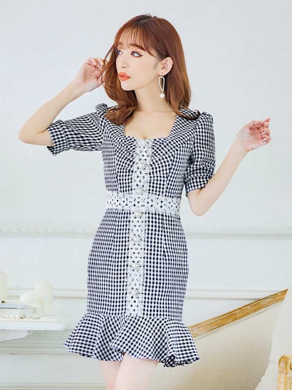 モデル：杉山佳那恵　身長：159cm　着用サイズ：Sサイズ