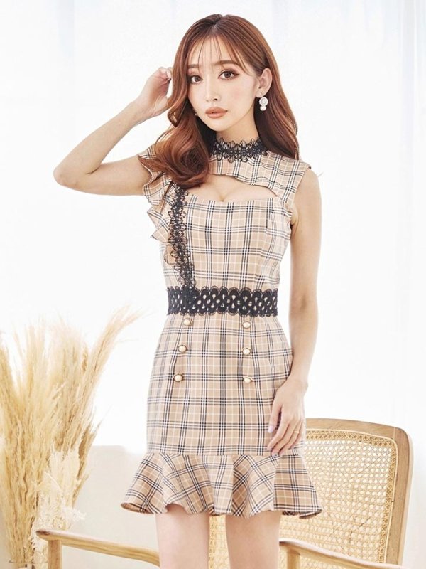 モデル：杉山佳那恵　身長：159cm　着用サイズ：Sサイズ