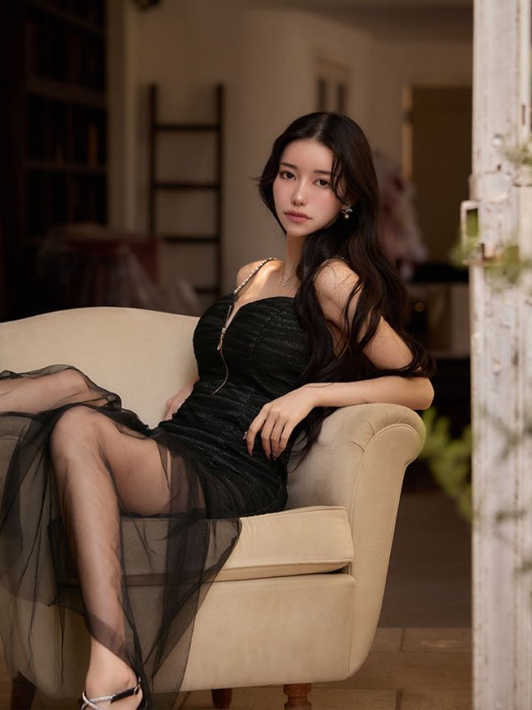 ブラック　モデル：ゆりお　身長：165cm　着用サイズ：Sサイズ
