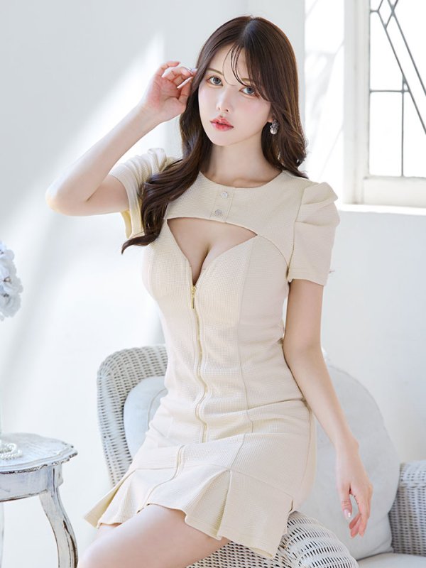 画像9: ワッフルフロントジップドレス/胸元オープンカット/プリーツスカート/谷間見せ/背中隠し/ミニドレス/キャバドレス【XS-Lサイズ/1カラー】[OF03B] 【IM】 (9)