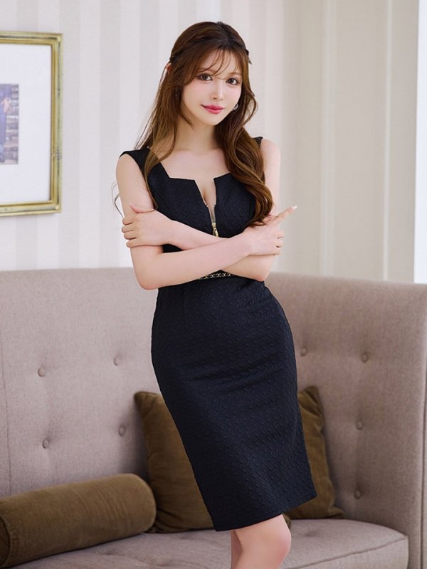 モデル:桜伊みやこ 身長:168cm 着用サイズ:Sサイズ