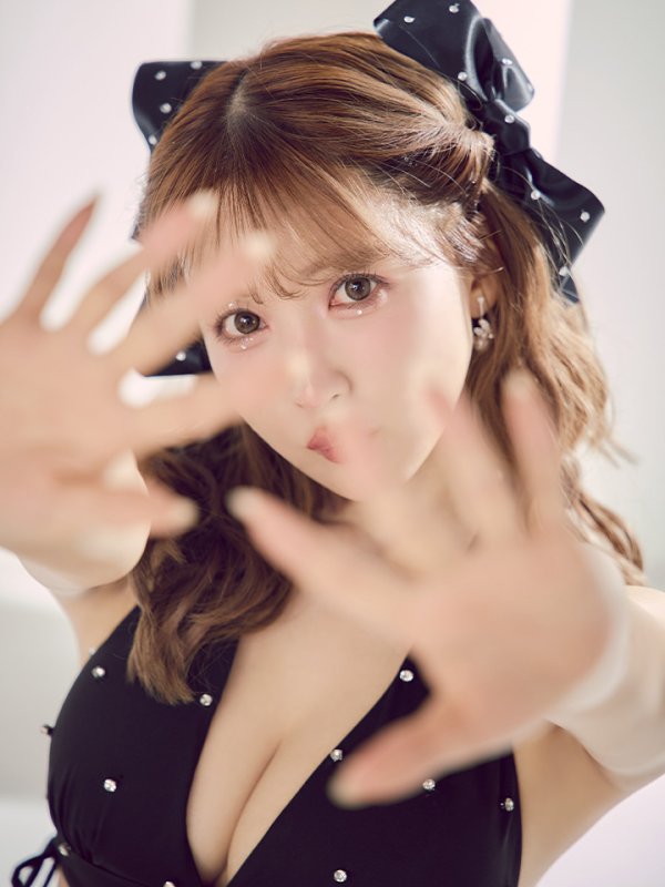 モデル:三上悠亜 身長:159cm 着用サイズ:Sサイズ