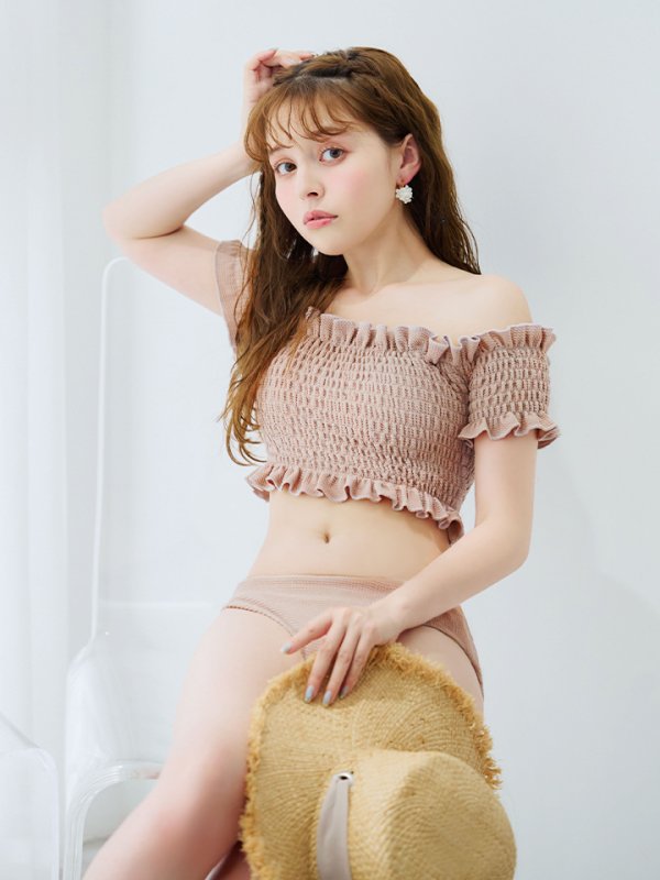 モデル：吉木千沙都 身長：158cm 着用サイズ：Sサイズ