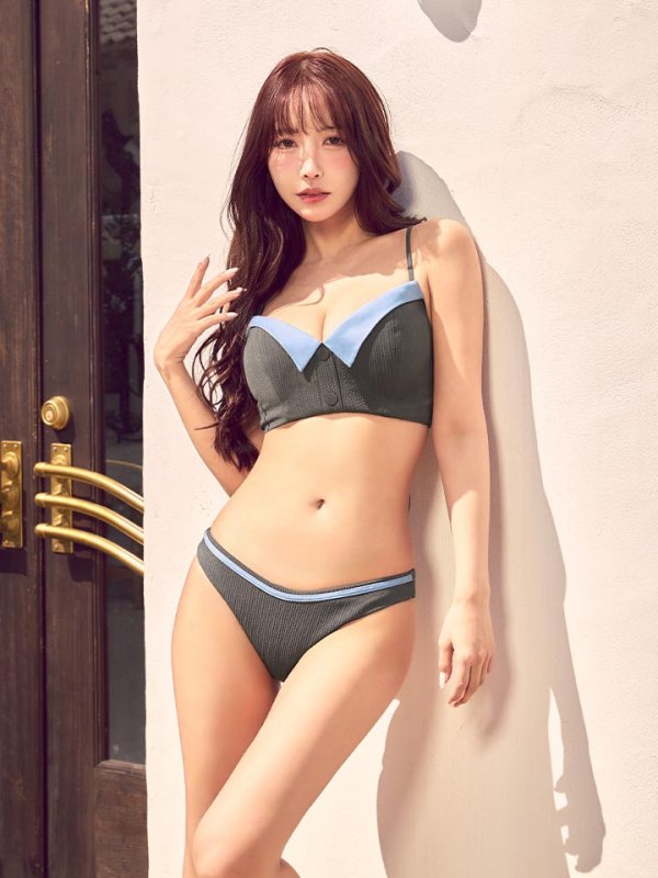 モデル：三上悠亜　身長：159cm　着用サイズ：Sサイズ