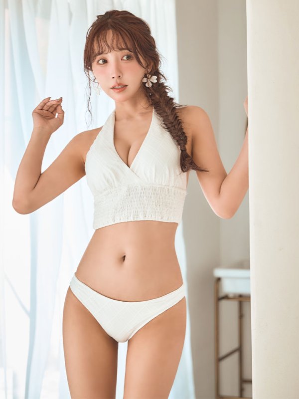 モデル：三上悠亜　身長：159cm　着用サイズ：Sサイズ