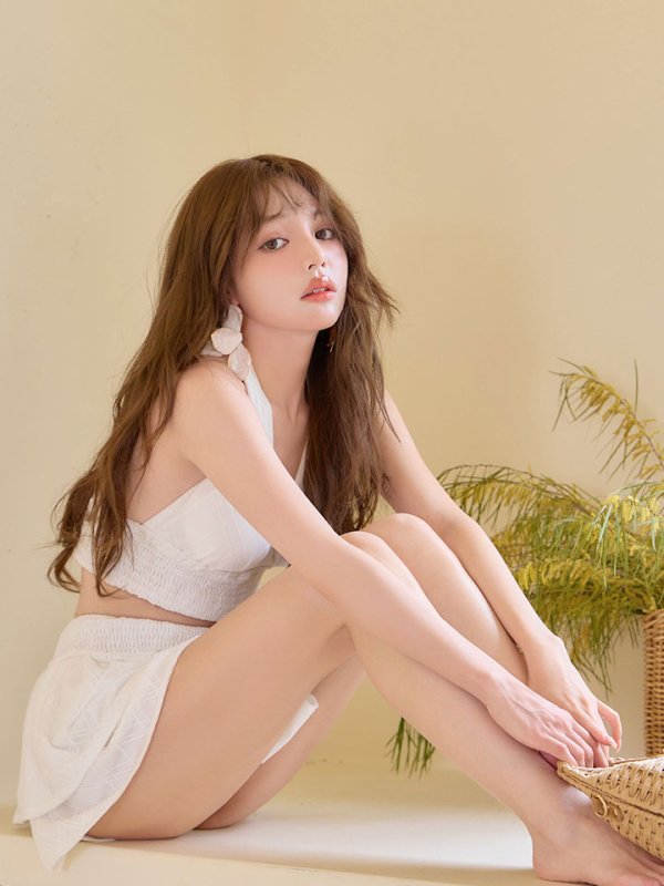 アイボリー　モデル：吉木千沙都（ちぃぽぽ）身長：158cm　着用サイズ：Fサイズ