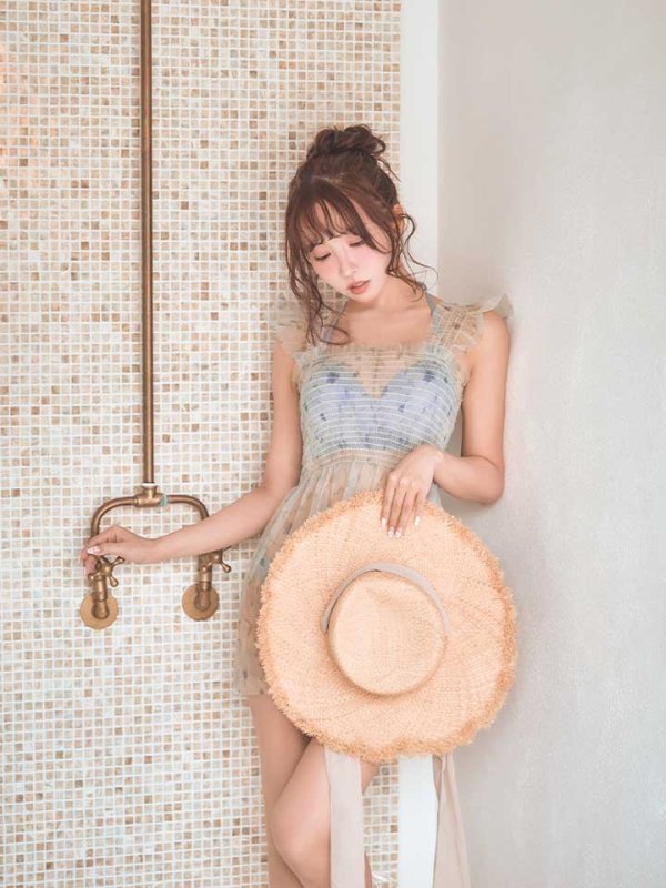 ブルー　モデル:三上悠亜 身長:159cm 着用サイズ:Sサイズ