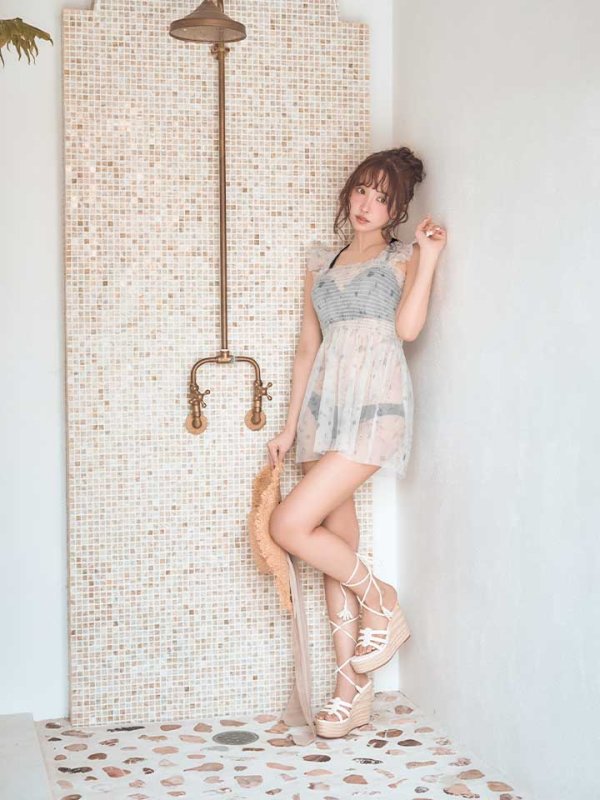 ブラック　モデル:三上悠亜 身長:159cm 着用サイズ:Sサイズ