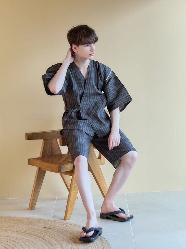 画像6: 【即日発送】【メンズ甚平】黒地にストライプのメンズ甚平【甚平・下駄セット】[YMT] (6)