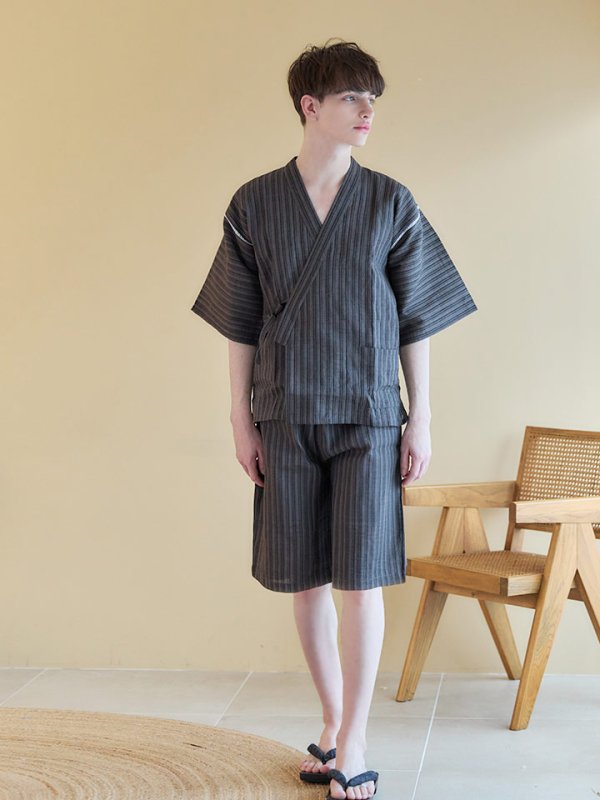 画像4: 【即日発送】【メンズ甚平】黒地にストライプのメンズ甚平【甚平・下駄セット】[YMT] (4)