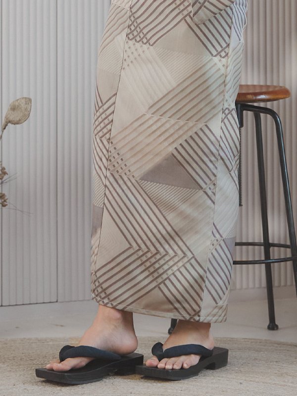 画像16: 【即日発送！】【メンズ浴衣】ベージュ幾何学的模様浴衣【浴衣３点セット 浴衣/帯/下駄】[YMT] (16)