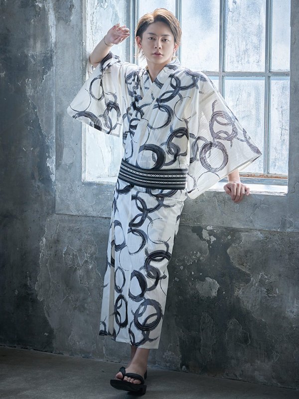 画像4: 【即日発送】【メンズ浴衣】白地に水墨柄【浴衣３点セット 浴衣/帯/下駄】[YMT] (4)