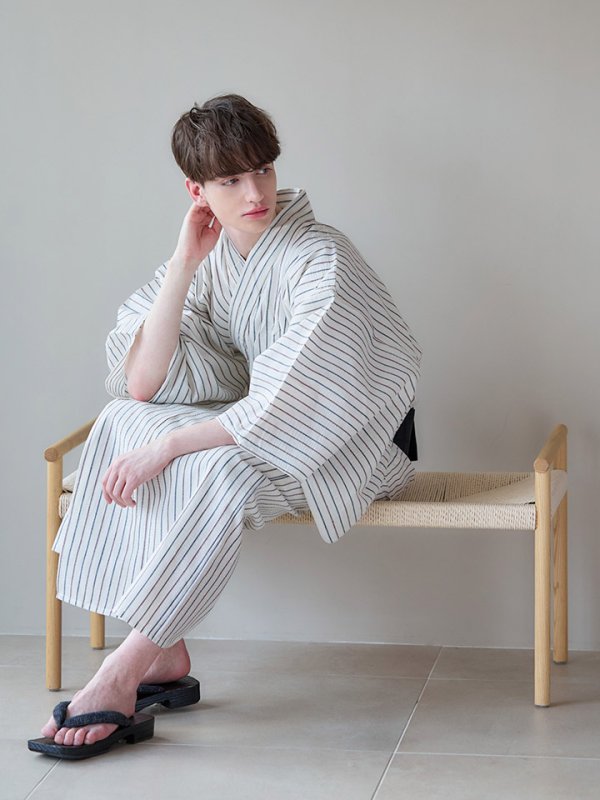 画像2: 【即日発送】【メンズ浴衣】白地にトリコロールカラーのストライプ紳士浴衣【浴衣３点セット 浴衣/帯/下駄】[YMT] (2)