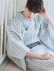 画像1: 【即日発送】【メンズ浴衣】清涼感あふれるしじら織ストライプ紳士浴衣【浴衣３点セット 浴衣/帯/下駄】（OBI-MS-001-ok-3-GY）[YMT] (1)