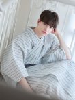 画像2: 【即日発送】【メンズ浴衣】清涼感あふれるしじら織ストライプ紳士浴衣【浴衣３点セット 浴衣/帯/下駄】（OBI-MS-001-ok-3-GY）[YMT] (2)