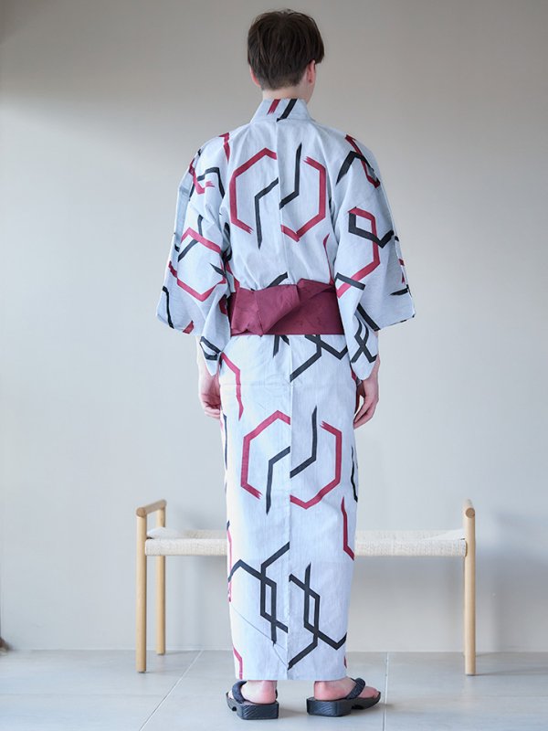 画像5: 【即日発送】【メンズ浴衣】白地に幾何学模様の紳士浴衣【浴衣３点セット 浴衣/帯/下駄】[YMT] (5)