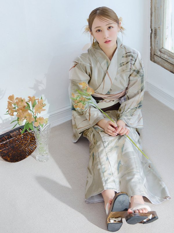 画像2: 【浴衣セール！】【即日発送】ヘルシーリーフ柄ベージュ浴衣  【浴衣３点セット 浴衣/帯/下駄】[YMT] (2)