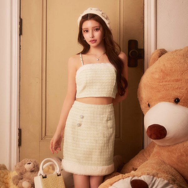 ホワイト　モデル：ももか　身長：156cm　着用サイズ：Sサイズ