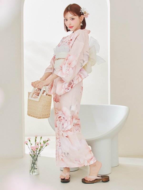 モデル：明日花キララ　身長：162cm　着用サイズ：Fサイズ