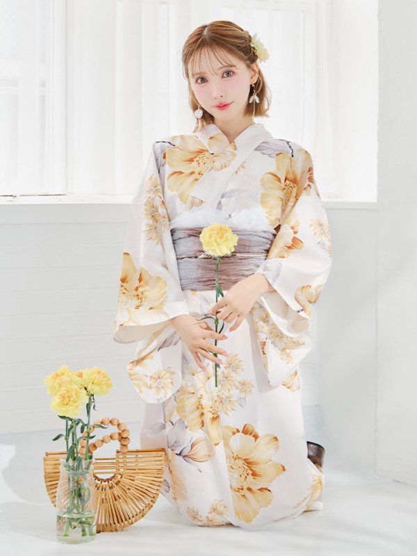 モデル：三上悠亜　身長：158cm　着用サイズ：Fサイズ