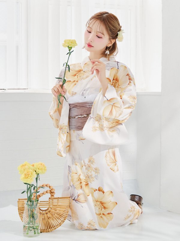 モデル：三上悠亜　身長：158cm　着用サイズ：Fサイズ