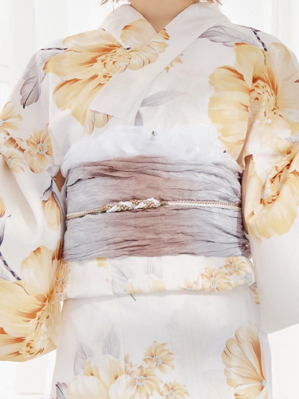 モデル：三上悠亜　身長：158cm　着用サイズ：Fサイズ