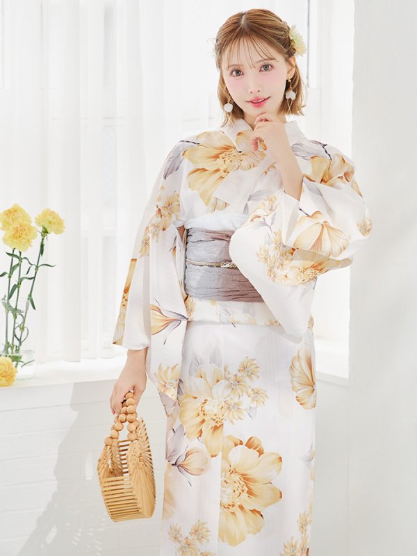 モデル：三上悠亜　身長：158cm　着用サイズ：Fサイズ