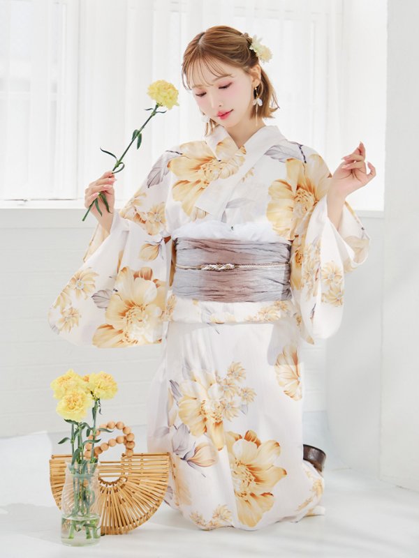 モデル：三上悠亜　身長：158cm　着用サイズ：Fサイズ