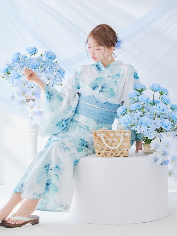 モデル:三上悠亜 身長159cm 着用サイズ:Fサイズ