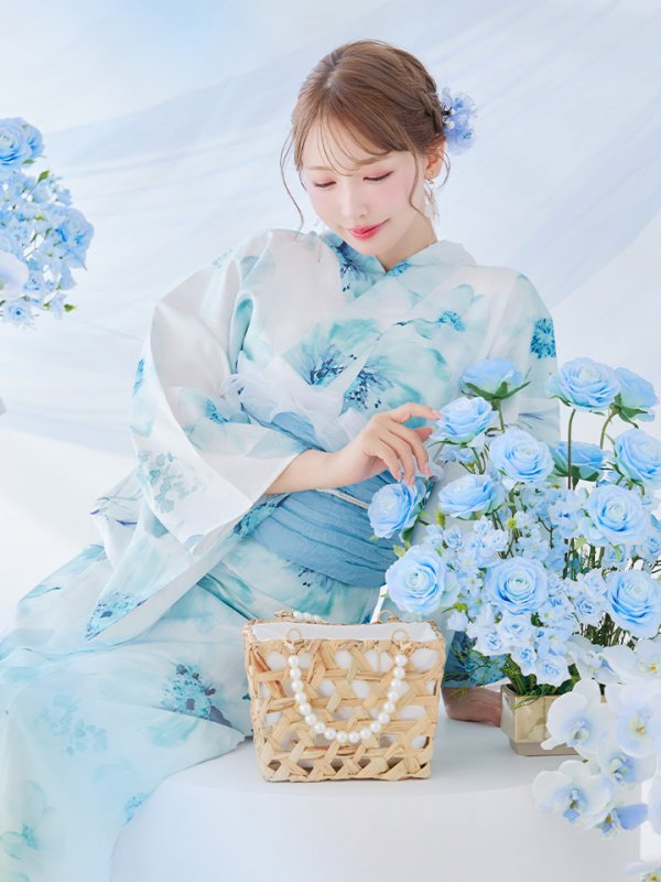 モデル:三上悠亜 身長159cm 着用サイズ:Fサイズ