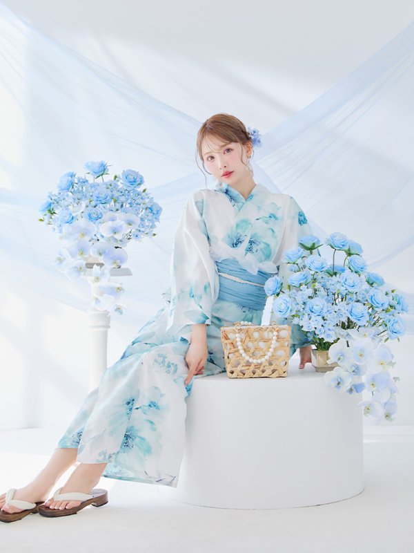 モデル:三上悠亜 身長159cm 着用サイズ:Fサイズ