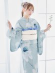画像1: 【予約 / 5月中旬発送予定】ブルーホワイトフラワー柄浴衣  【浴衣３点セット 浴衣/帯/下駄】OBI-siwa-200-kj-13-OW / HIMO-900-yn-5-IV / HEKO-800-sb-2-BE / YA-953-kn-BL / YA-1070-kn-DusBL / GETA-01-kj-2-BL / [y/OF01] (1)