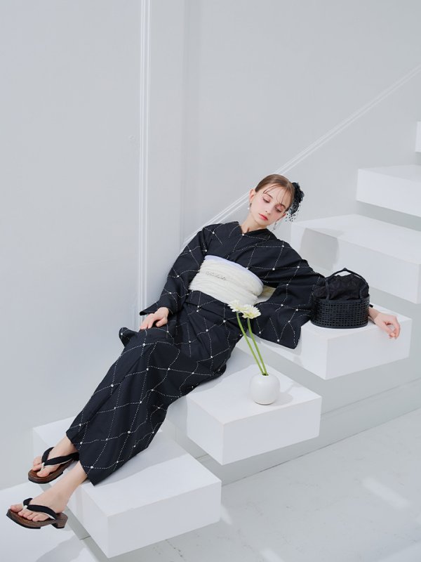 モデル：KATE　身長169cm　着用サイズ：Fサイズ