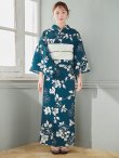 画像5: 藍色椿桜柄浴衣  【浴衣３点セット 浴衣/帯/下駄】OBI-hira-100-ok-15-WxW / HIMO-902-kj-1-BLGR / / YA-73-kn-BLGR / GETA-01-kj-3-IV/ [YMT] (5)