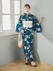 画像7: 藍色椿桜柄浴衣  【浴衣３点セット 浴衣/帯/下駄】OBI-hira-100-ok-15-WxW / HIMO-902-kj-1-BLGR / / YA-73-kn-BLGR / GETA-01-kj-3-IV/ [YMT] (7)