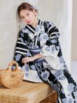 画像17: 濃淡碧向日葵ストライプ浴衣 【浴衣３点セット 浴衣/帯/下駄】OBI-hira-100-ok-4-DusBL / HIMO-900-yn-4-GYxGY / YA-953-kn-BL / GETA-01-kj-1-B/ [y/OF01] (17)