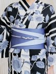 画像19: 濃淡碧向日葵ストライプ浴衣 【浴衣３点セット 浴衣/帯/下駄】OBI-hira-100-ok-4-DusBL / HIMO-900-yn-4-GYxGY / YA-953-kn-BL / GETA-01-kj-1-B/ [y/OF01] (19)