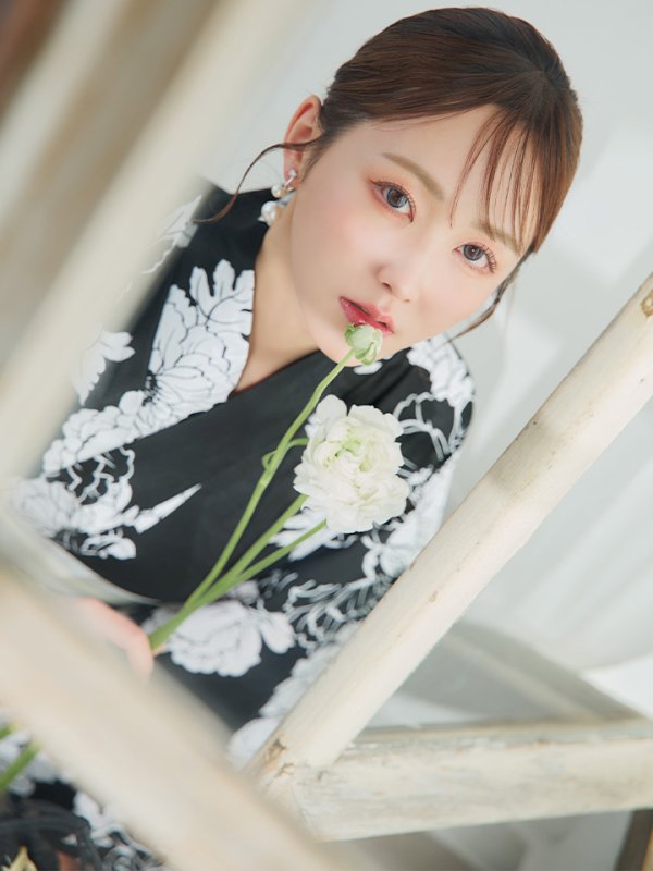 モデル:橋本甜歌 身長:163cm 着用サイズ:Fサイズ