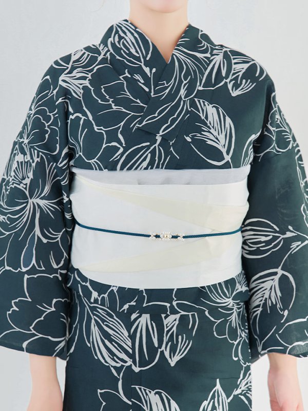 モデル:橋本甜歌 身長:163cm 着用サイズ:Fサイズ